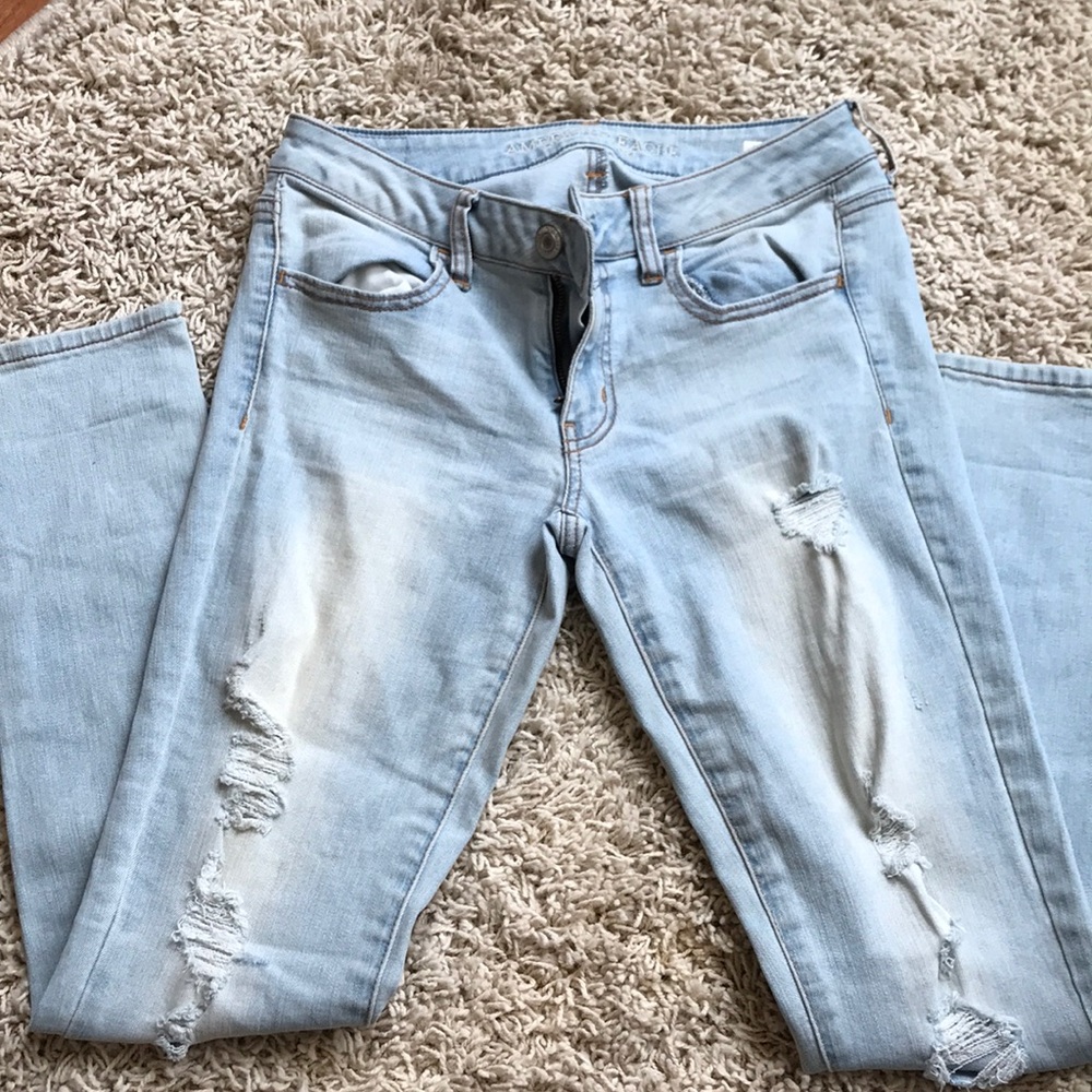 American Eagle light rip STRETCH jeans